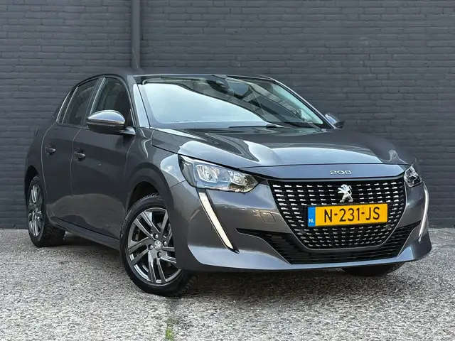 Peugeot 208 view 2