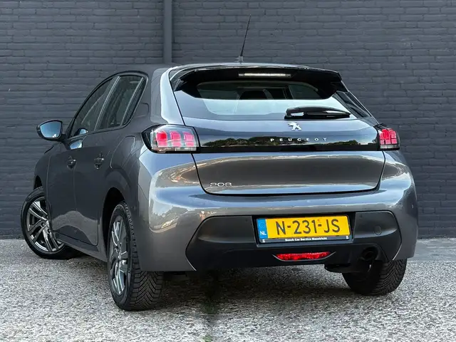 Peugeot 208 view 5