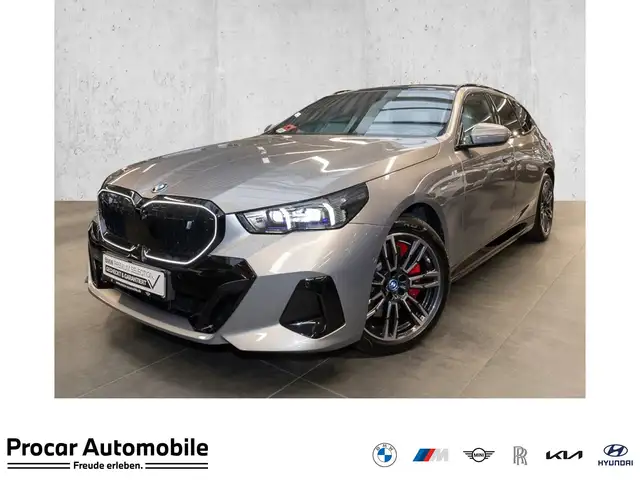 BMW i5 eDrive40 Touring M Sport HUD PANO ACC AHK LM