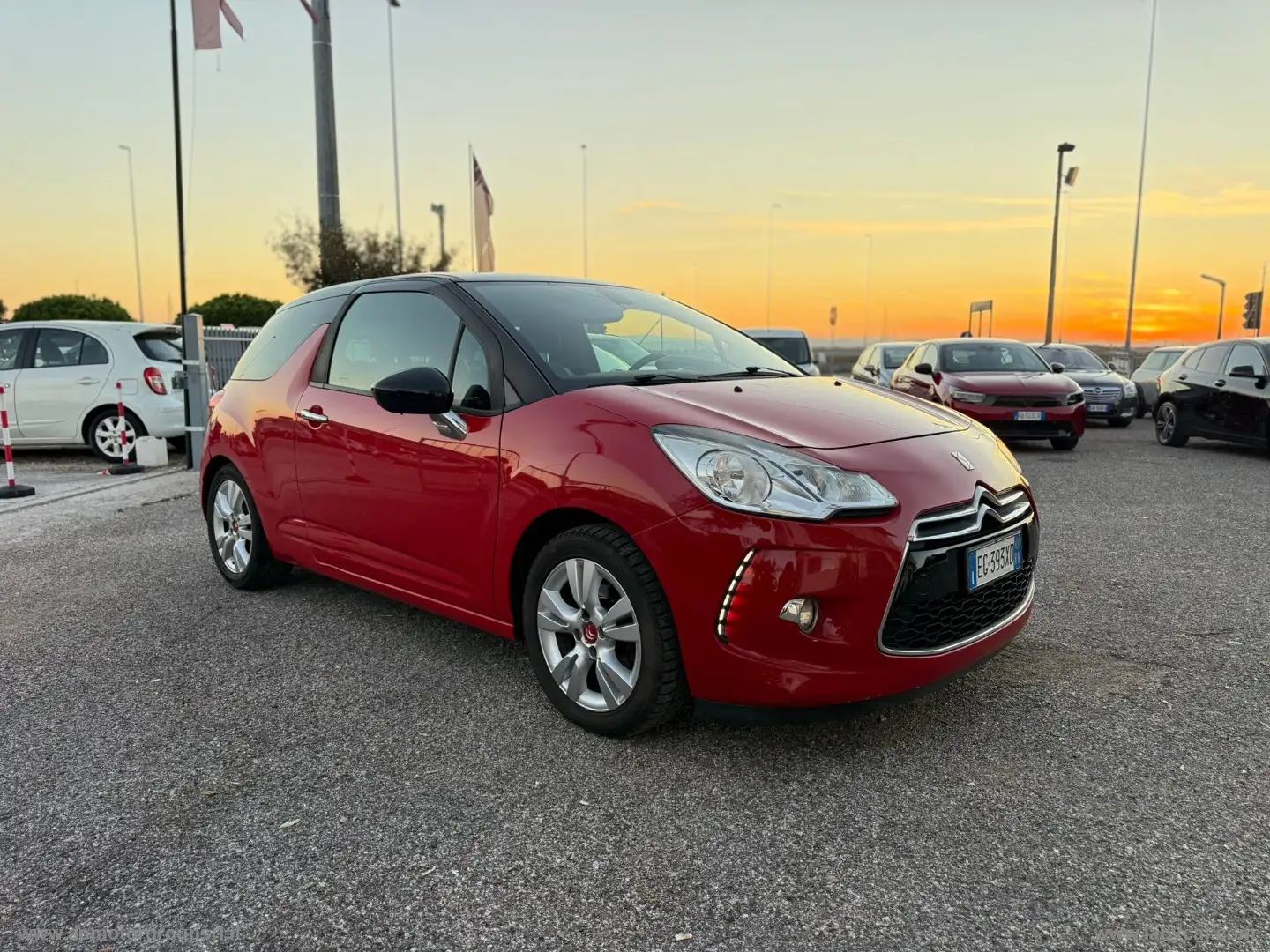DS Automobiles DS 3 DS 3 1.6 e-HDi 90 airdream EXCLUSIVE - 1