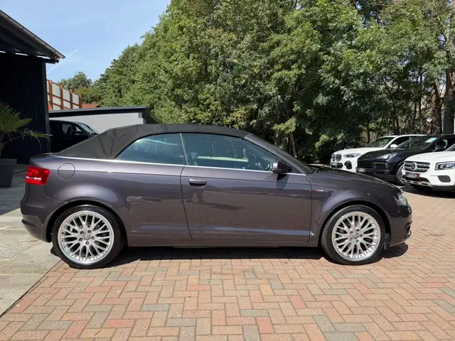 Audi A3 view 4