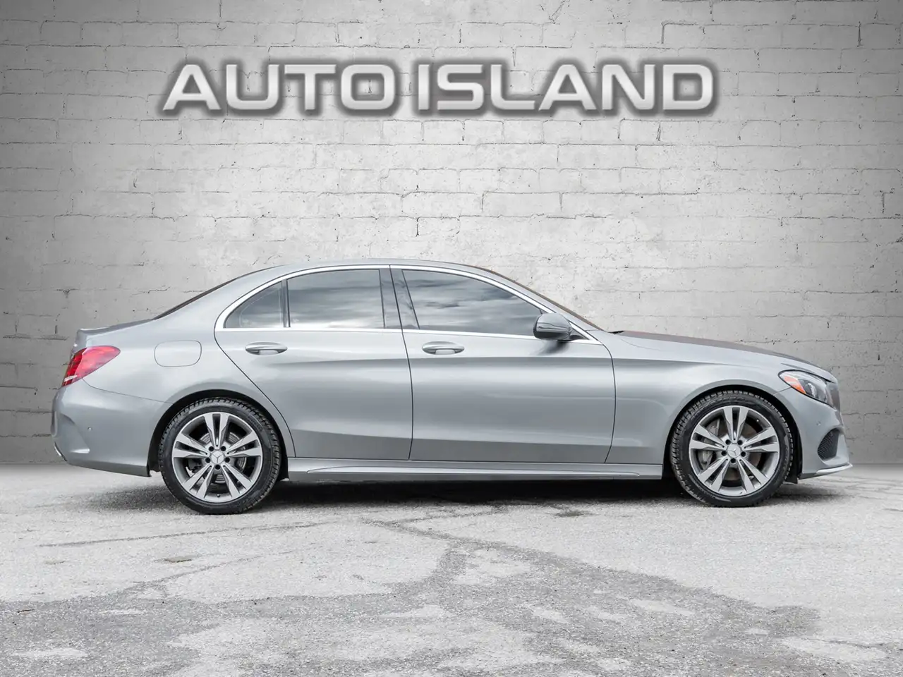 Mercedes-Benz C-Class снимка Mercedes-Benz C-Class