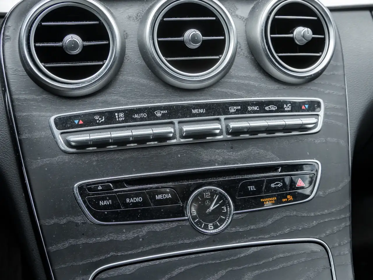 Mercedes-Benz C-Class снимка Mercedes-Benz C-Class