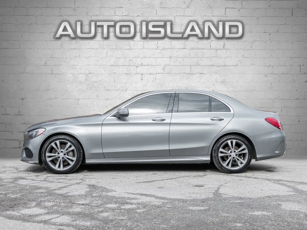 Mercedes-Benz C-Class снимка Mercedes-Benz C-Class