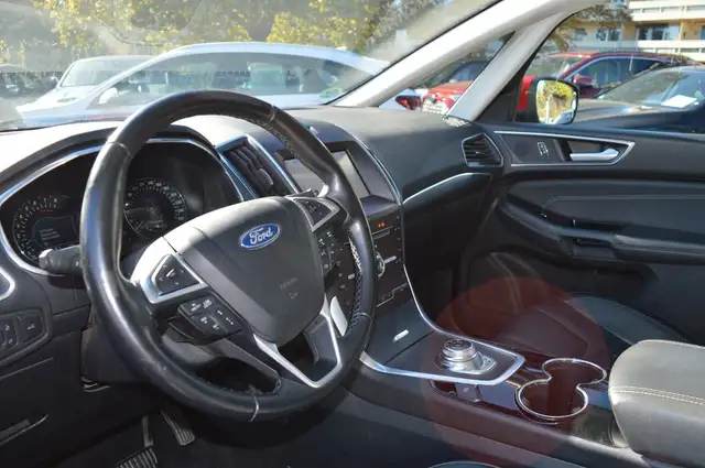 Ford S-Max view 9