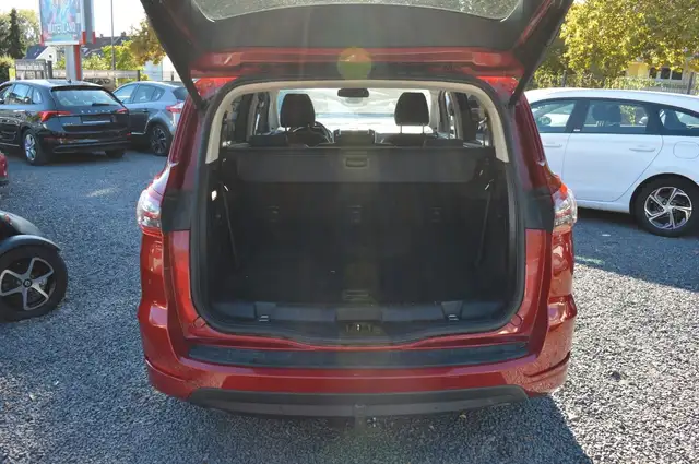 Ford S-Max view 13