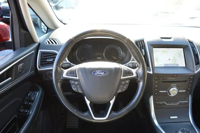 Ford S-Max view 15