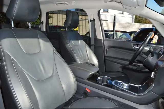Ford S-Max view 10