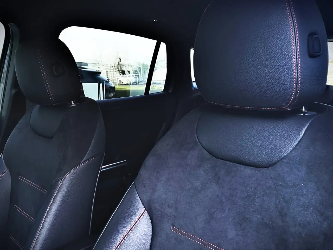 Mercedes-Benz GLA fotografie Mercedes-Benz GLA