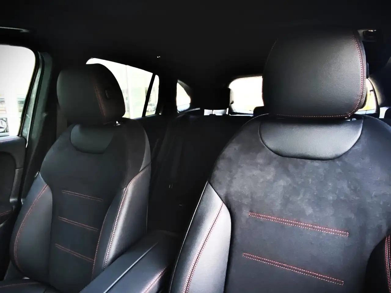Mercedes-Benz GLA fotografie Mercedes-Benz GLA