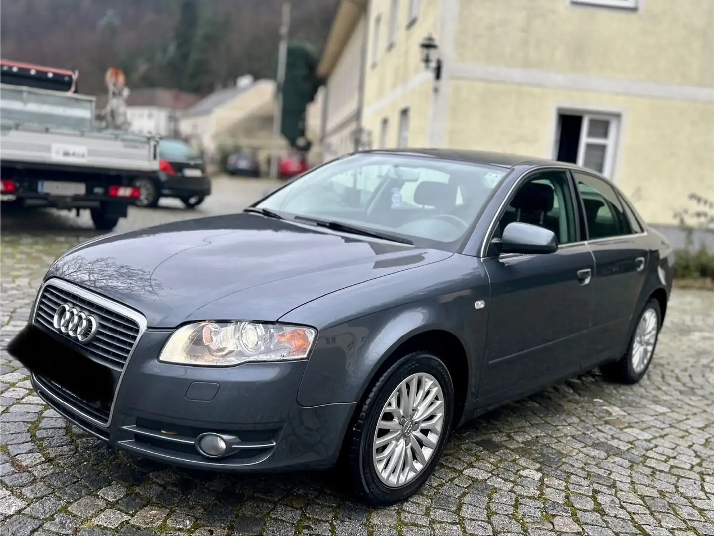 Audi A4 A4 2,0 Grau - 1