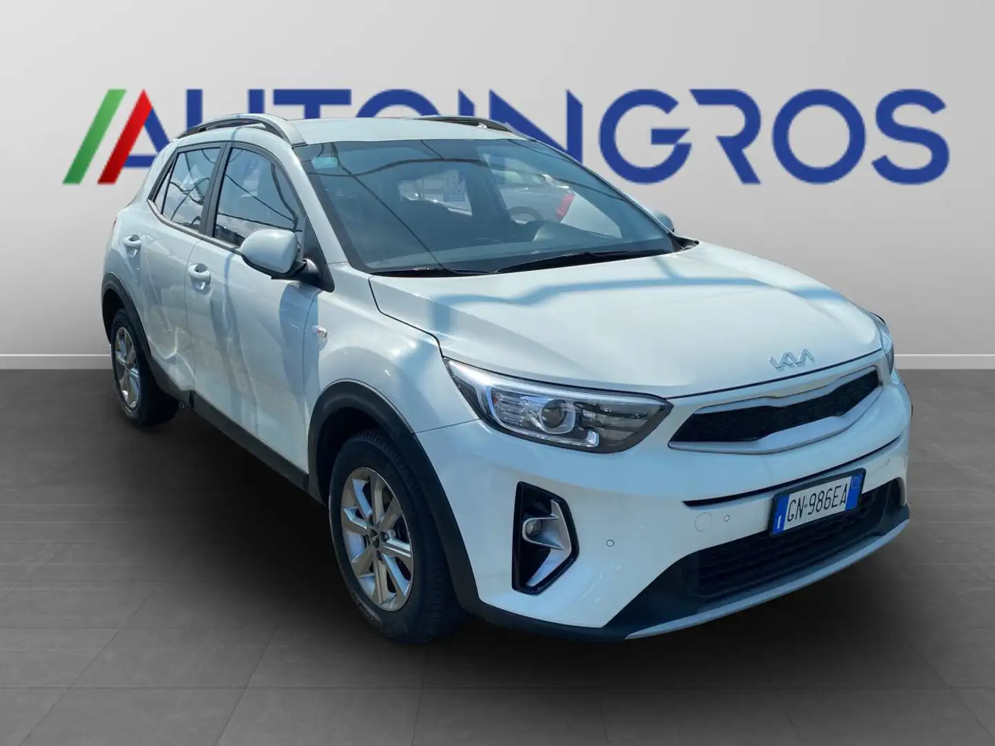 Kia Stonic Stonic 1.2 dpi Urban s/Smart Pack 84cv Blanc - 2