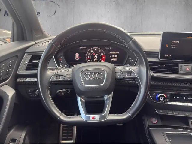 Audi SQ5 view 10