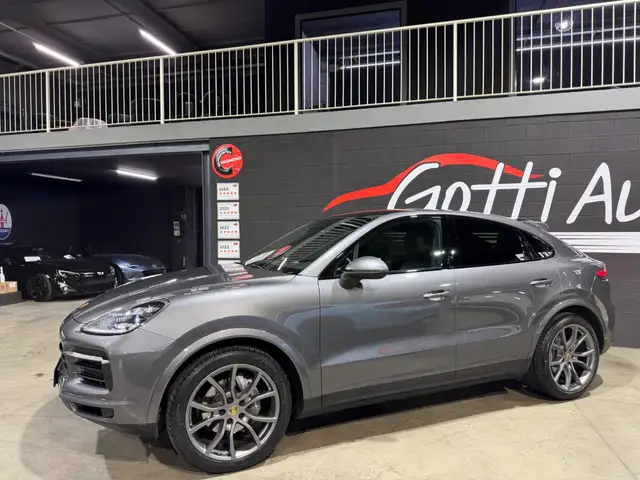 Porsche Cayenne view 2