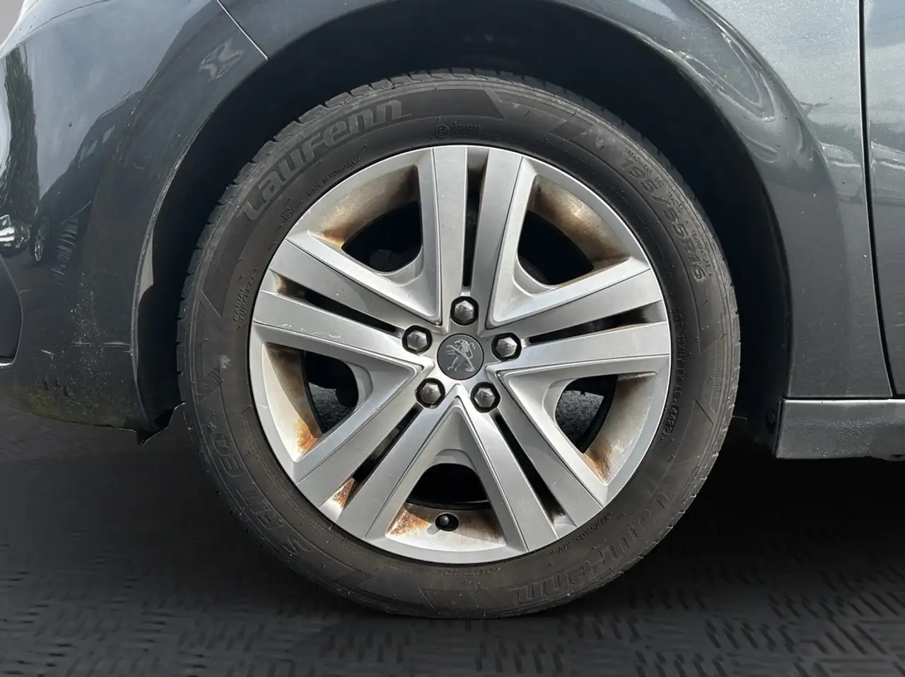 Peugeot 208 208 — photo 20