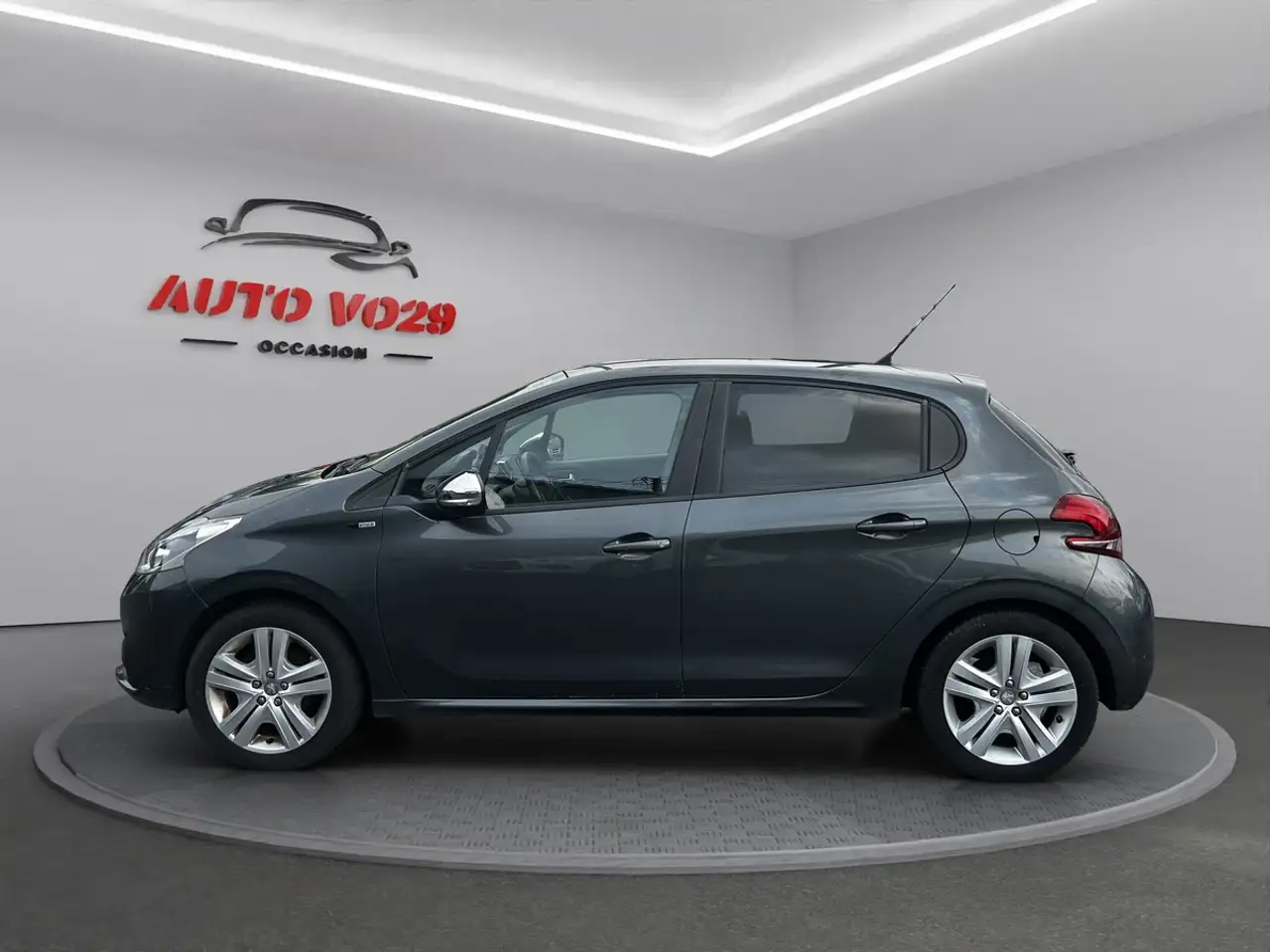 Peugeot 208 208 — photo 3