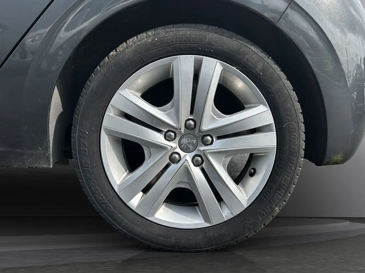 Peugeot 208 208 — photo 22