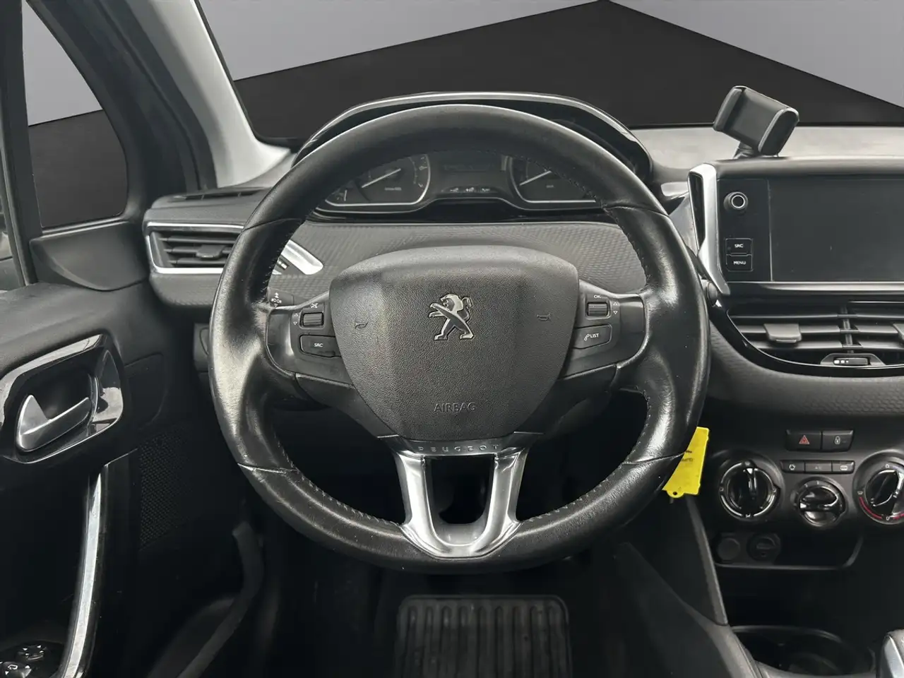 Peugeot 208 208 — photo 10