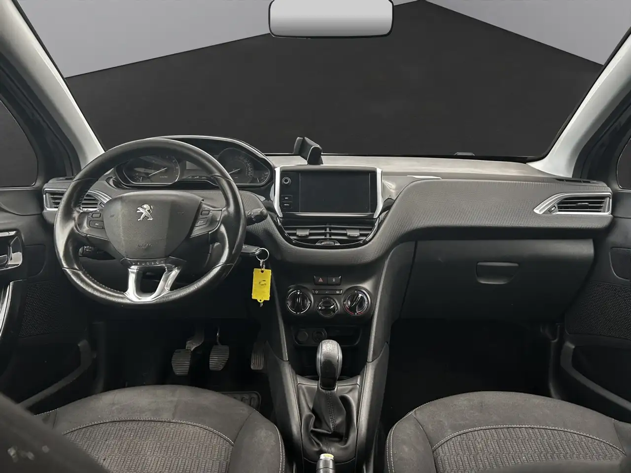 Peugeot 208 208 — photo 14