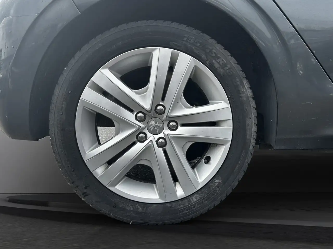 Peugeot 208 208 — photo 23