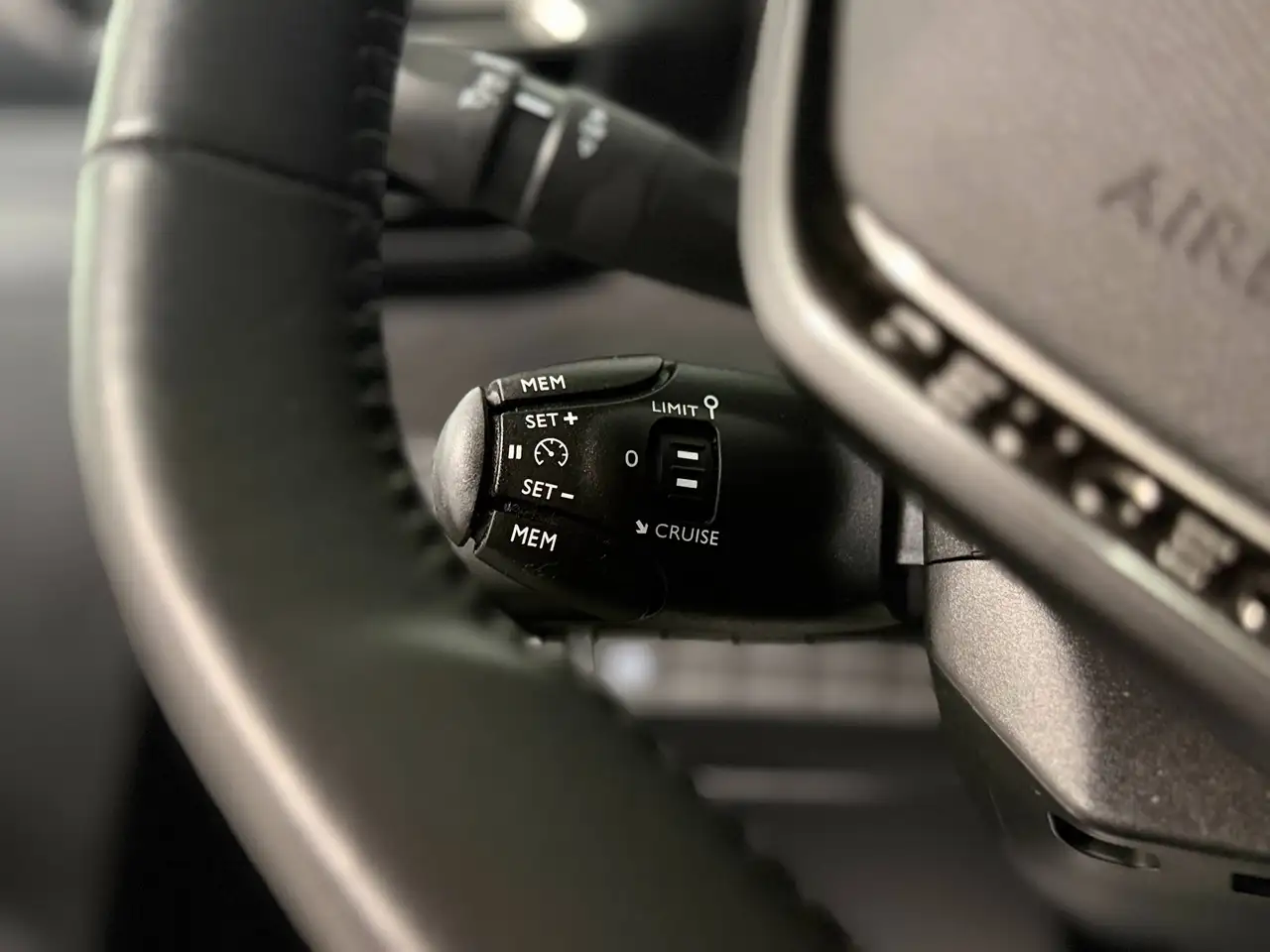 Peugeot 208 1.5 BlueHDi, Système de navigation, Car-Play, Android Auto, Line Assist, миниатюра 22