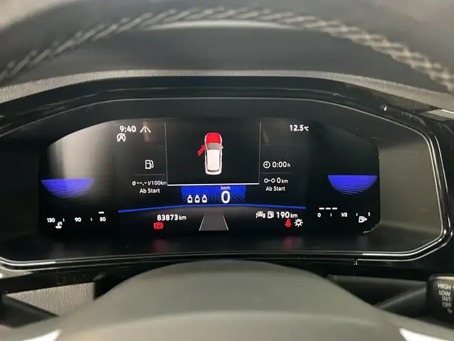 Volkswagen T-Roc view 11
