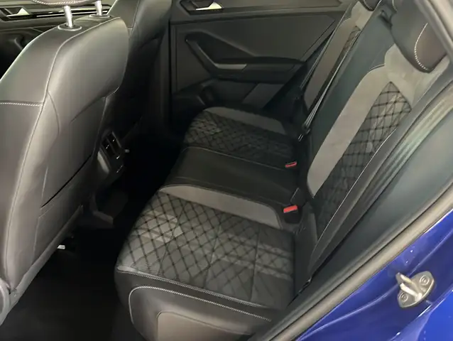 Volkswagen T-Roc view 19