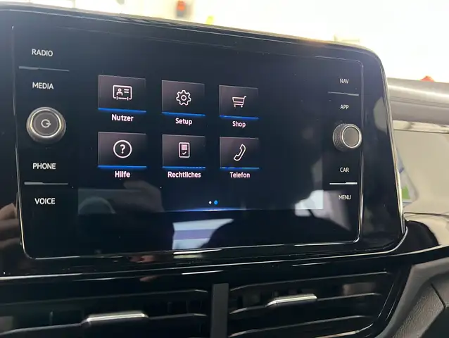 Volkswagen T-Roc view 15