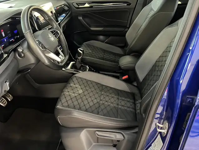 Volkswagen T-Roc view 18
