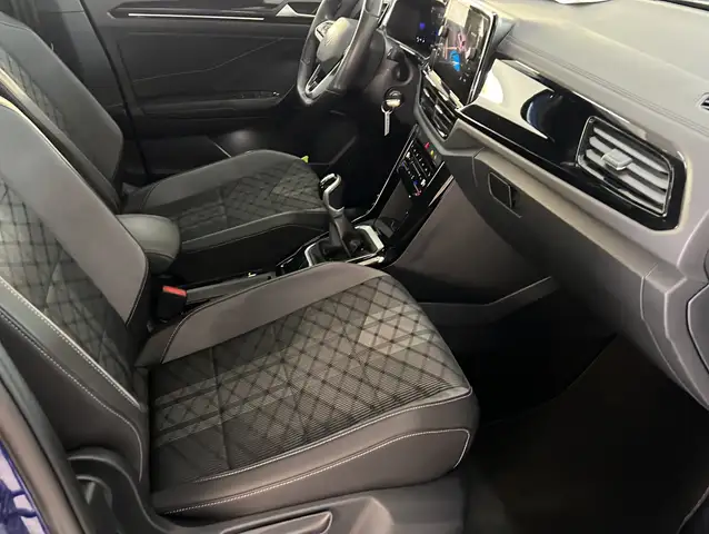 Volkswagen T-Roc view 22