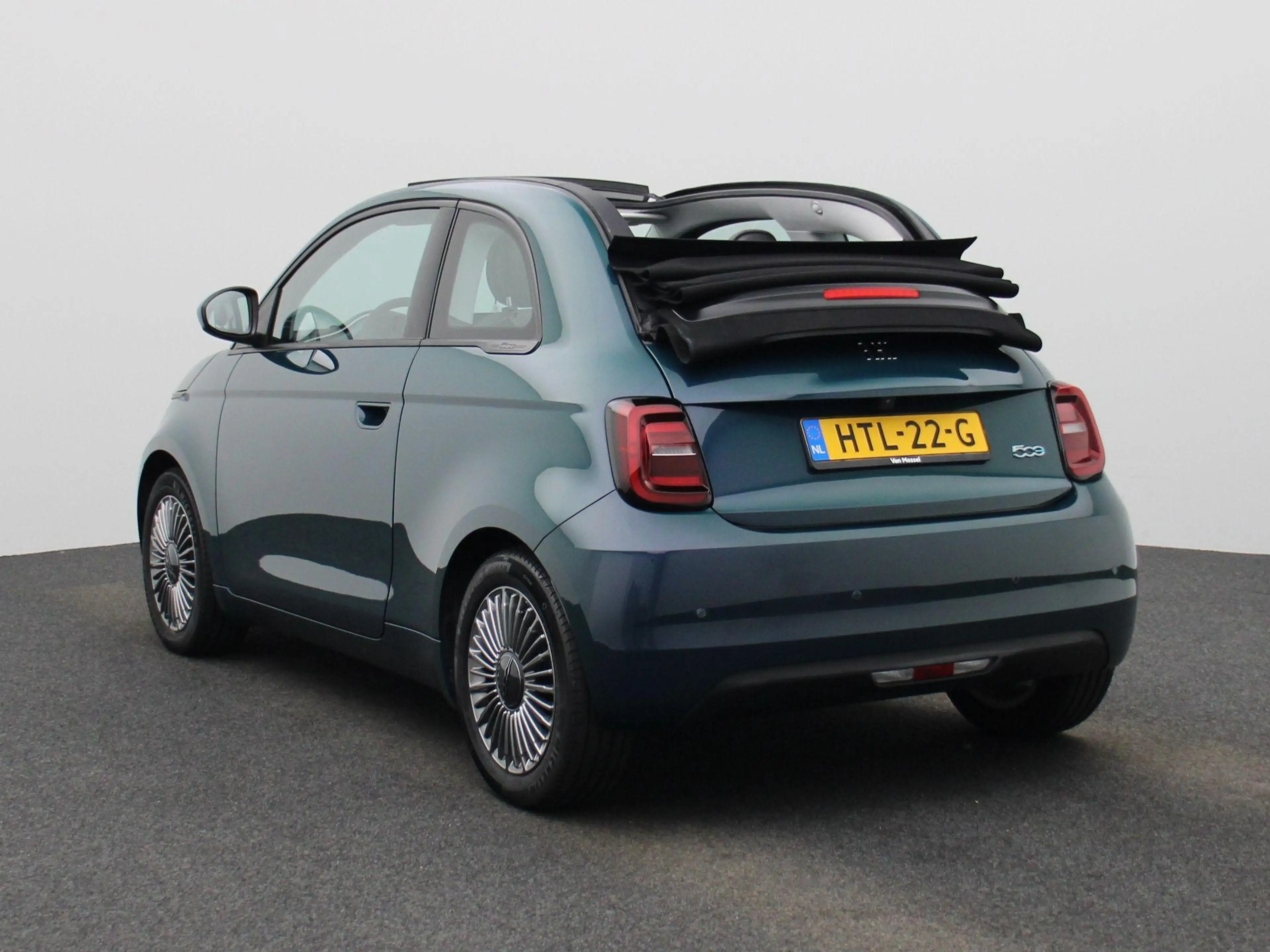 Fiat 500e C 500e 42 kWh Icon | SOH 94.5% | ACHTERUITRIJCAMER — photo 2