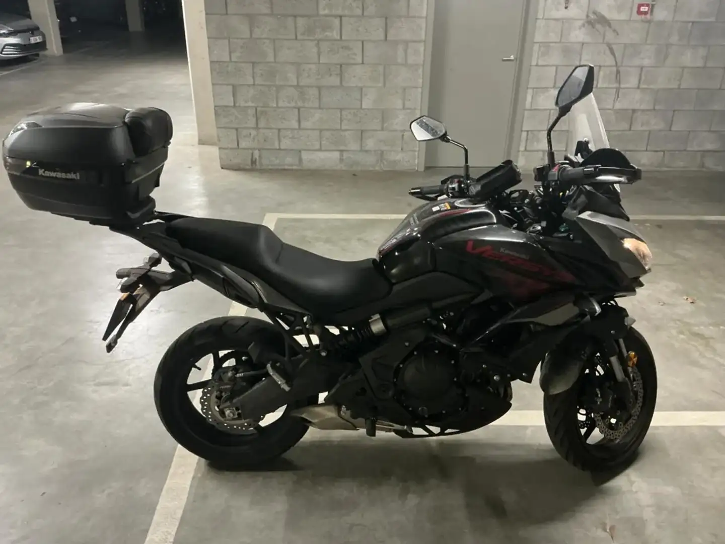 Kawasaki Versys 650 Чорний - 2