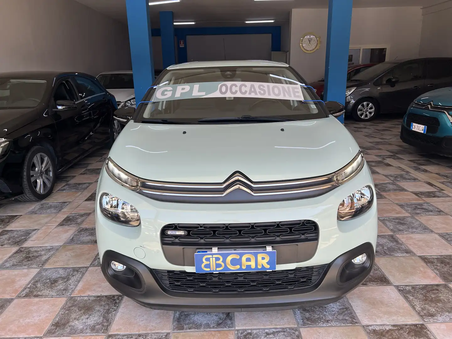 Citroen C3 1.2 puretech Shine Gpl 82cv - 1