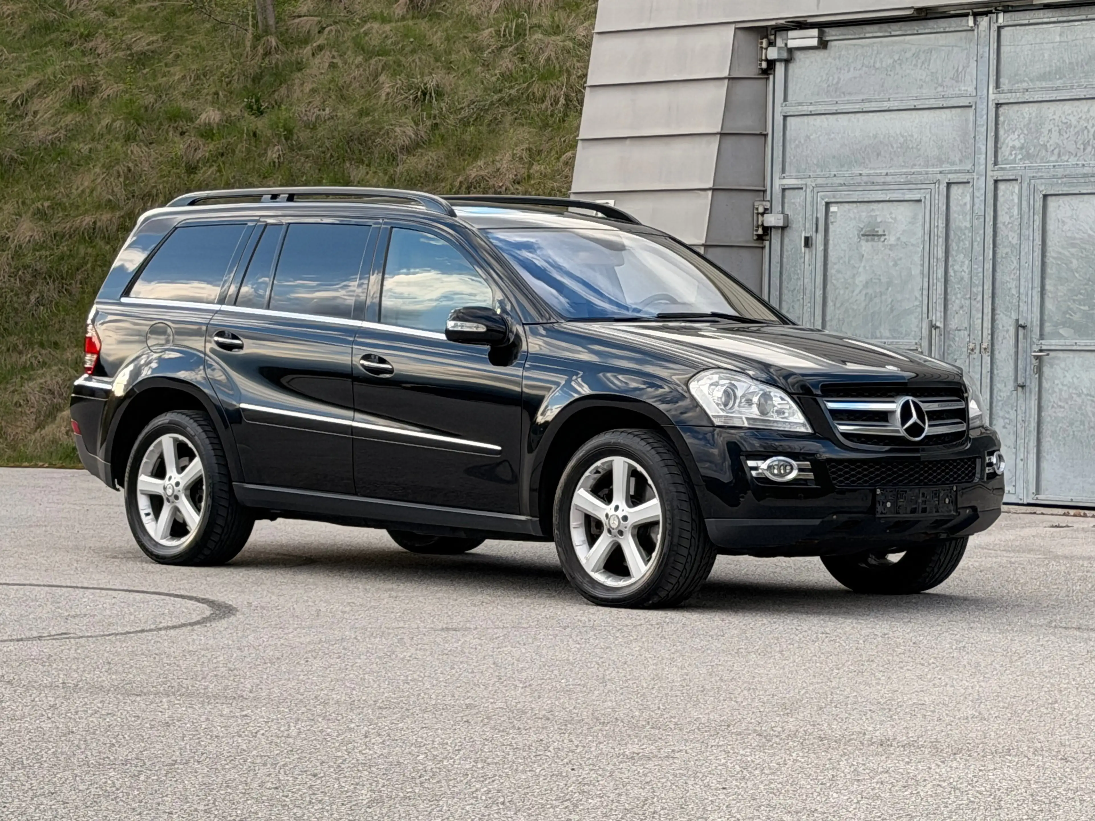 Mercedes-Benz GL 500 GL 500 4Matic / 7 Sitzer / Leder / TV / Pano ... — photo 3