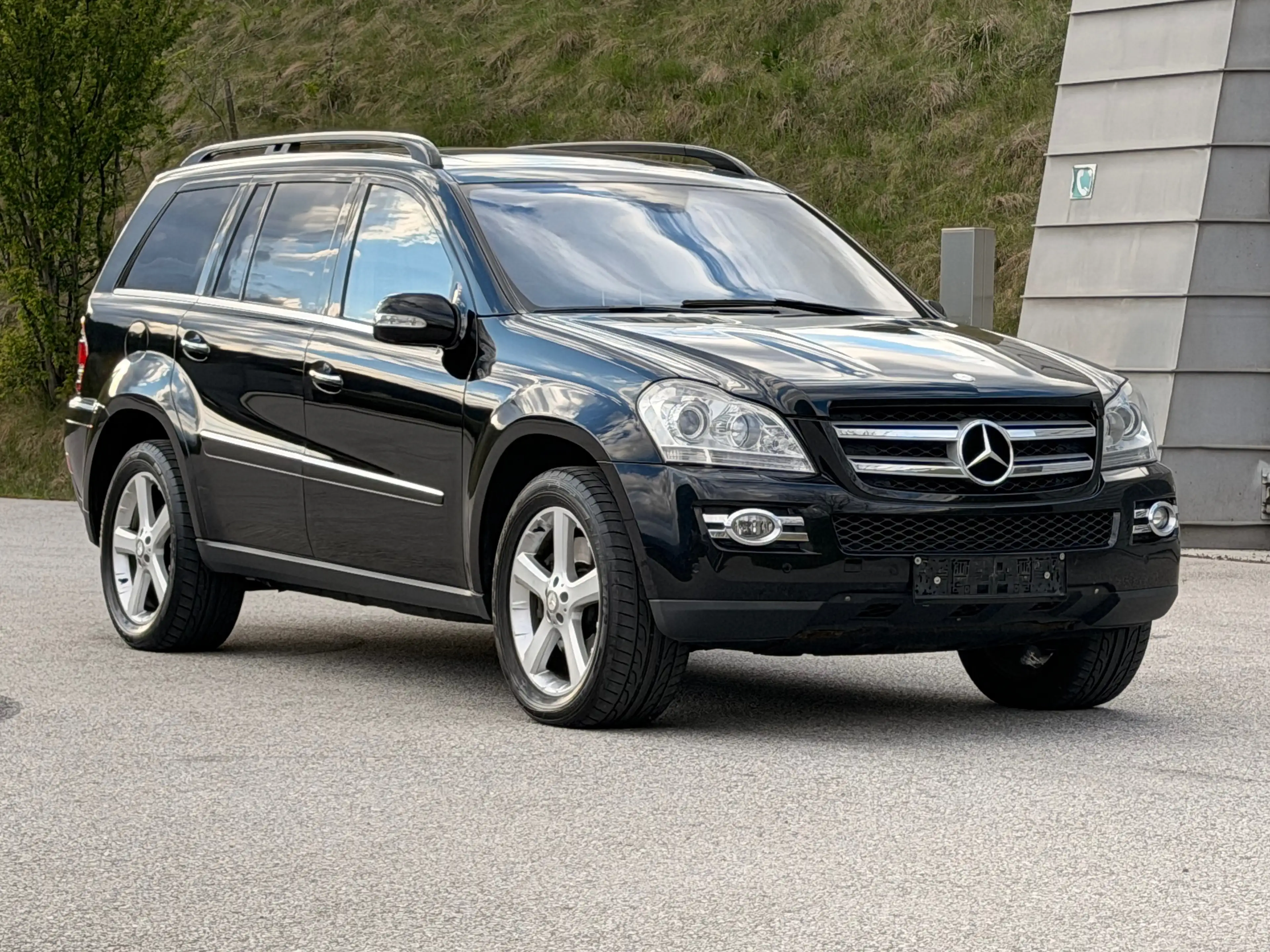 Mercedes-Benz GL 500 GL 500 4Matic / 7 Sitzer / Leder / TV / Pano ... — photo 4