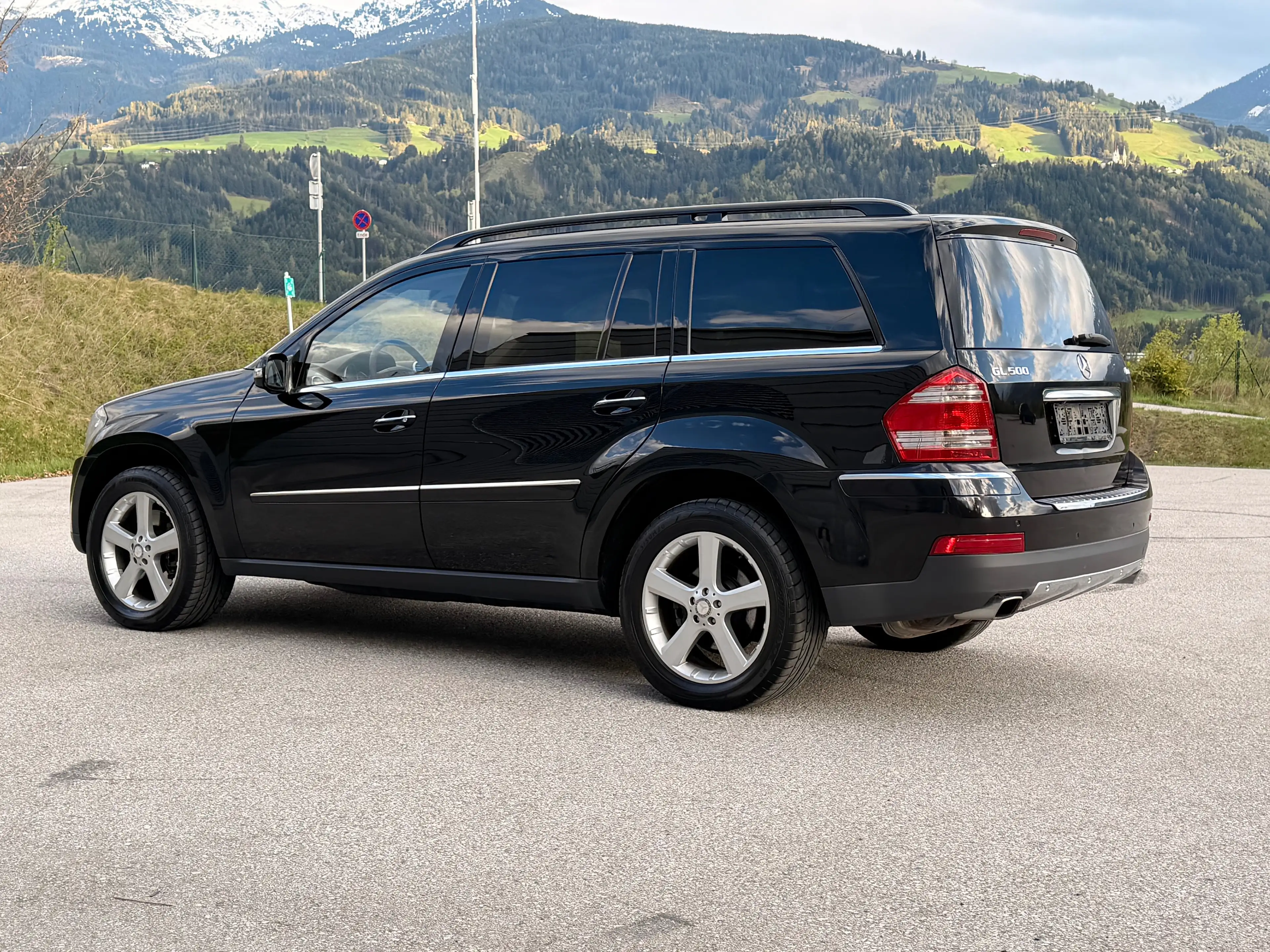 Mercedes-Benz GL 500 GL 500 4Matic / 7 Sitzer / Leder / TV / Pano ... — photo 9