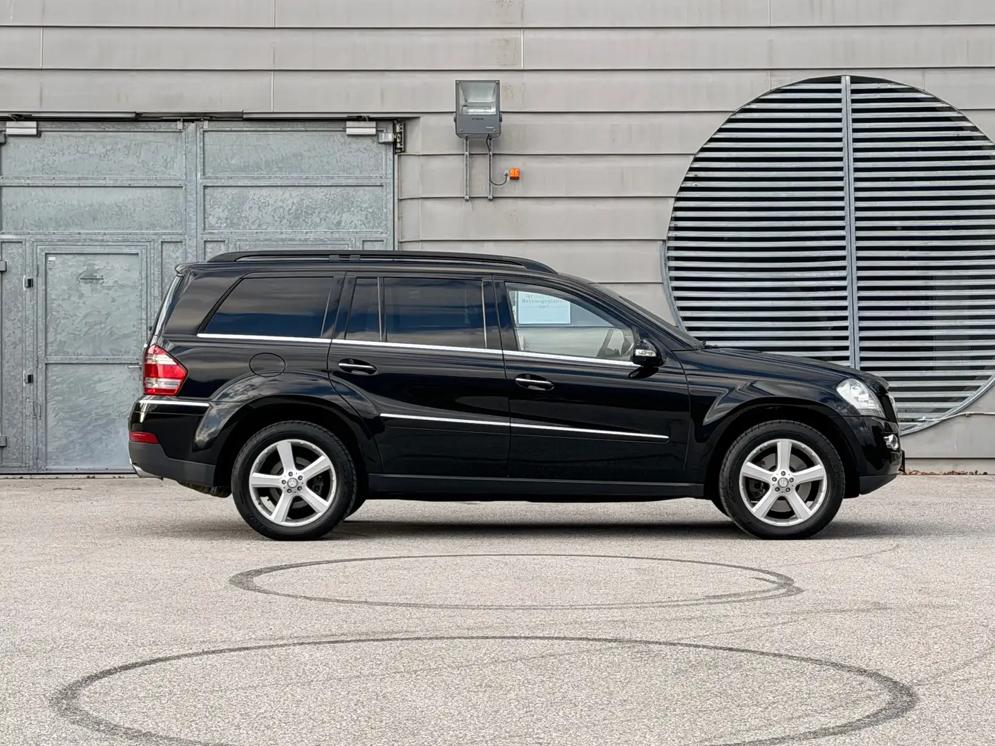 Mercedes-Benz GL 500 GL 500 4Matic / 7 Sitzer / Leder / TV / Pano ... Schwarz - 1