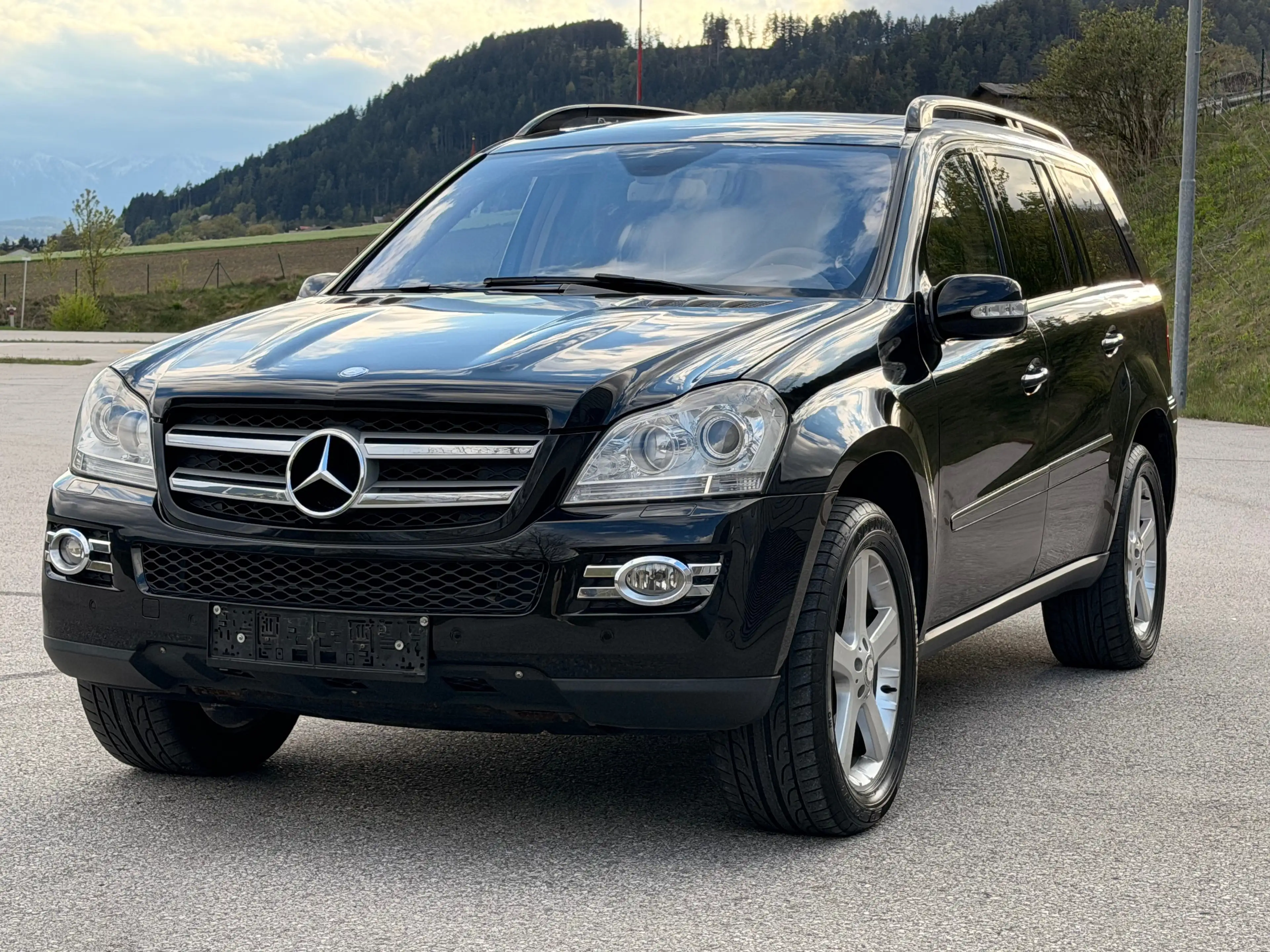 Mercedes-Benz GL 500 GL 500 4Matic / 7 Sitzer / Leder / TV / Pano ... — photo 6