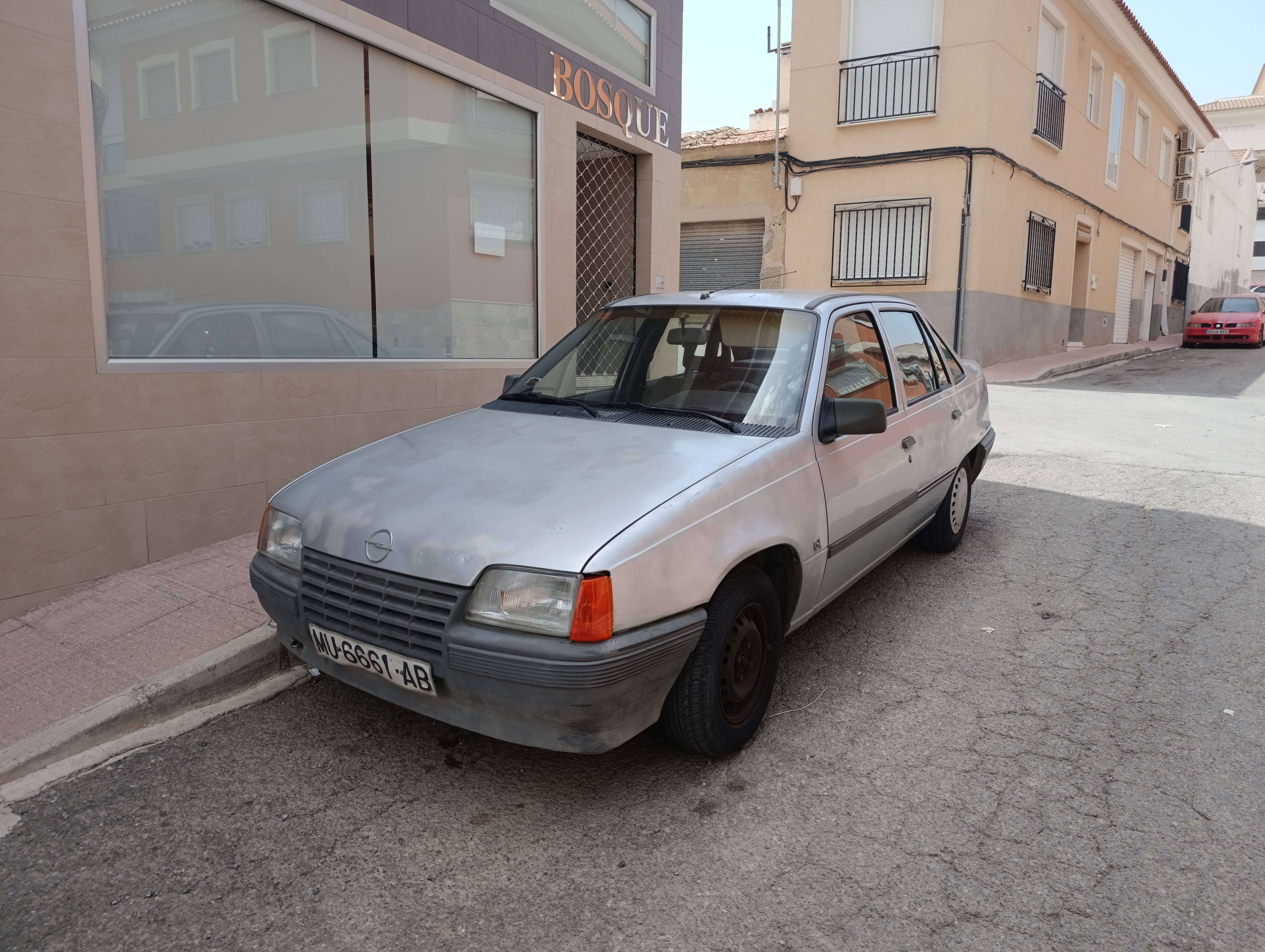 Opel Kadett Kadett 1.3S LS LS - foto 1