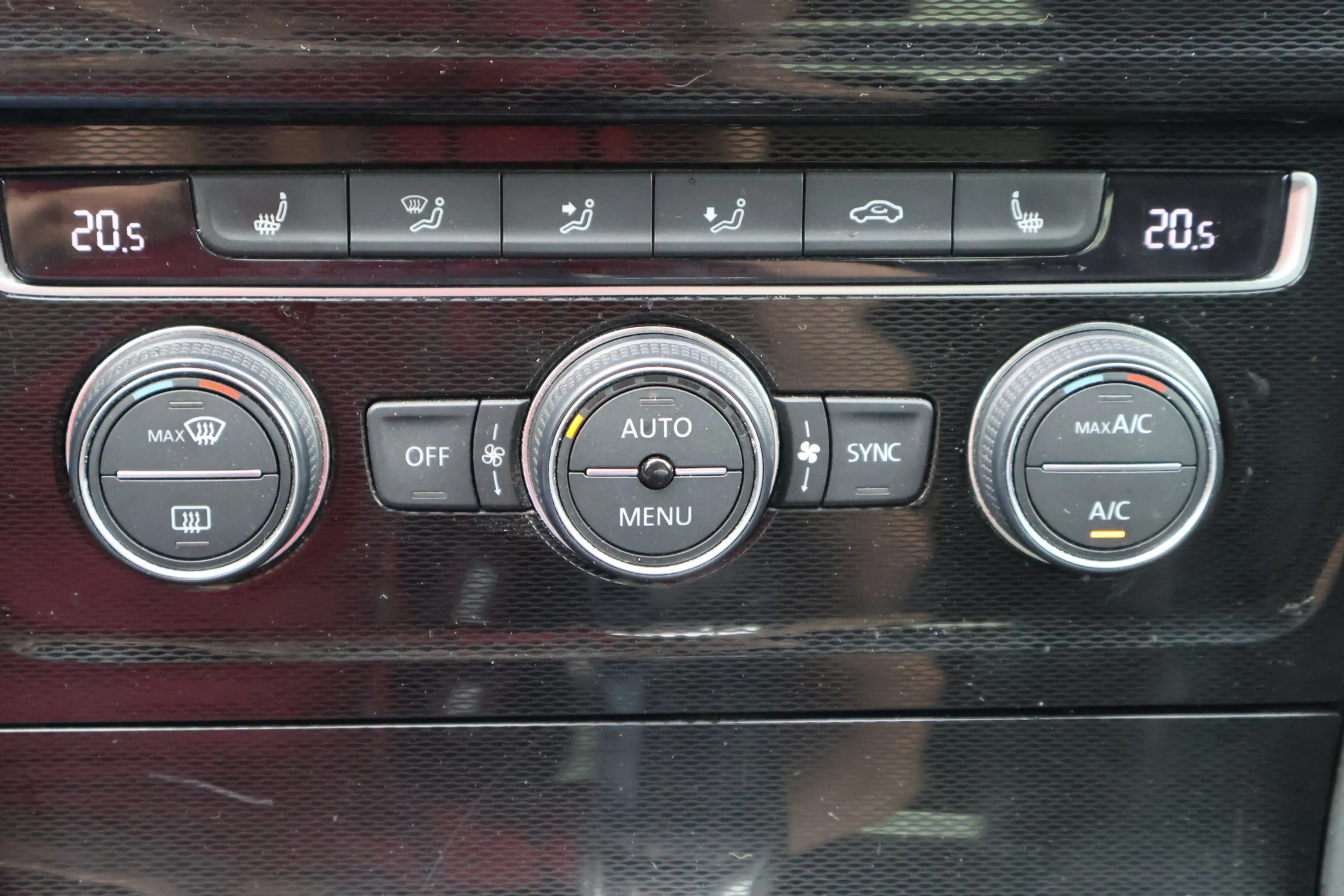 Volkswagen Golf GTD 2.0 TDI 184PK / Vol leder / Dynaudio / Clima / Ada — photo 23