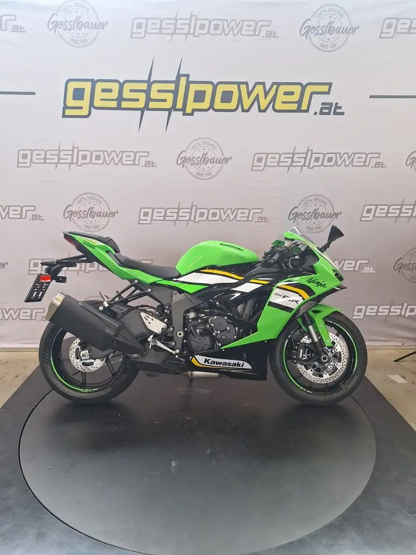 Kawasaki Ninja ZX-6R Neufahrzeug ohne Kilometer/ leichte Beschädigung/ Verde - 1