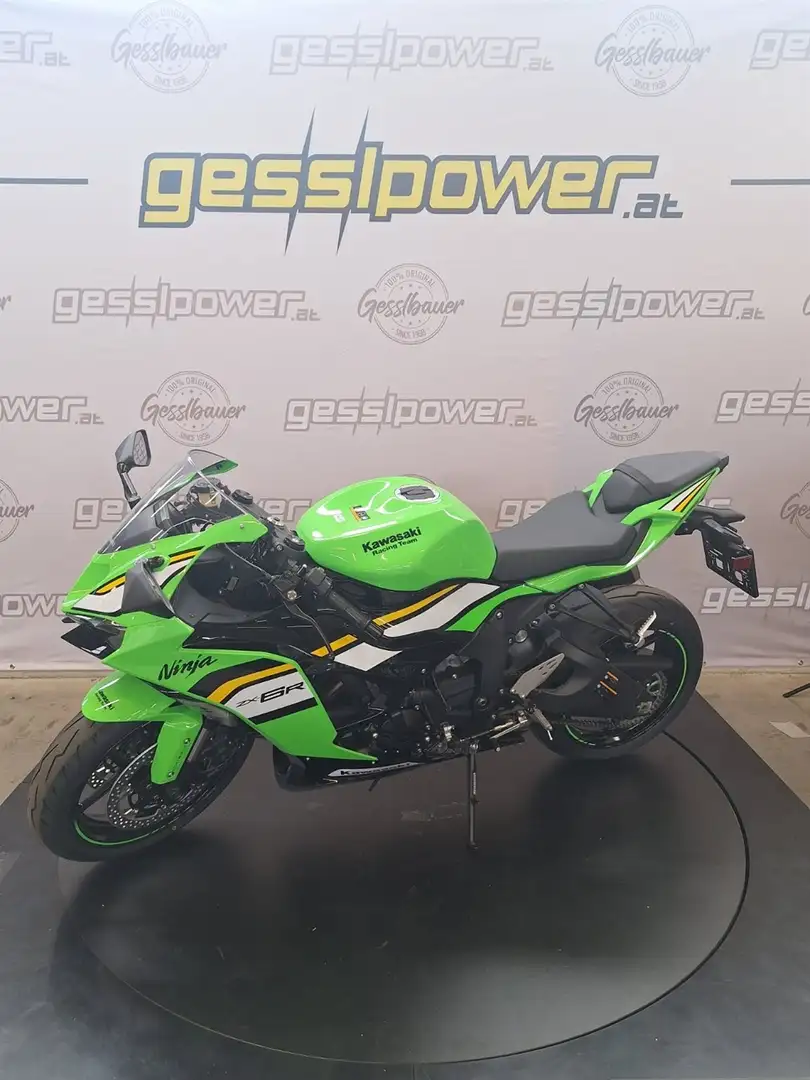 Kawasaki Ninja ZX-6R Neufahrzeug ohne Kilometer/ leichte Beschädigung/ Verde - 2