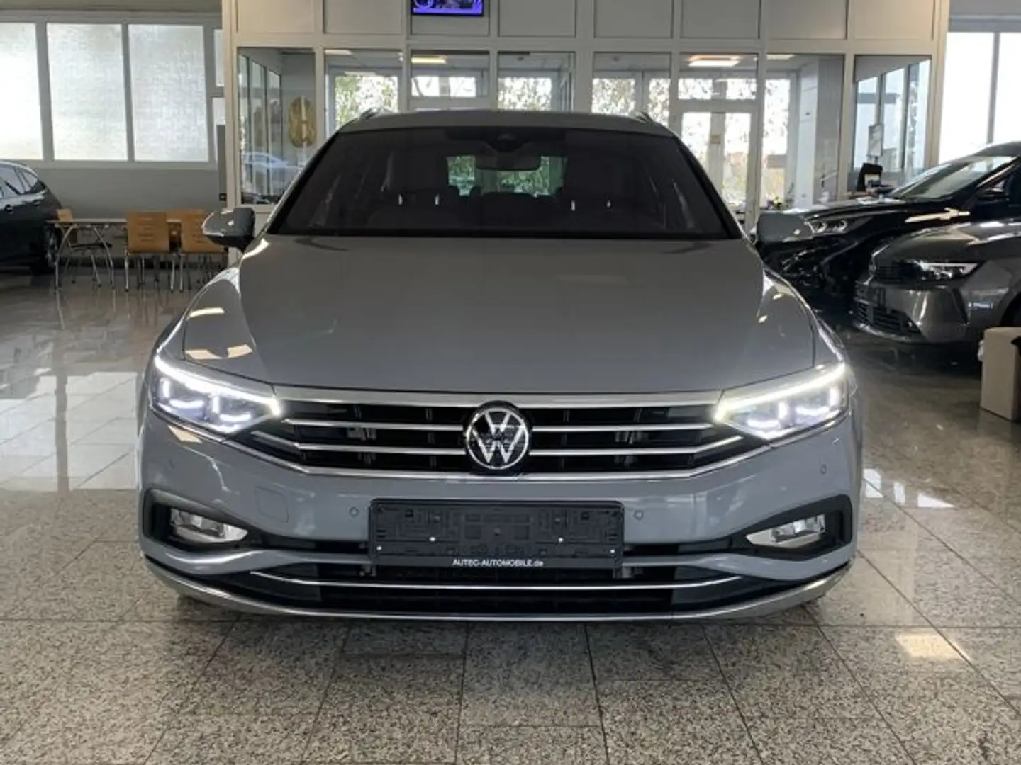 Volkswagen Passat Variant Elegance 2.0 IQ-LIGHT+KAMERA+AHK Gris - 2