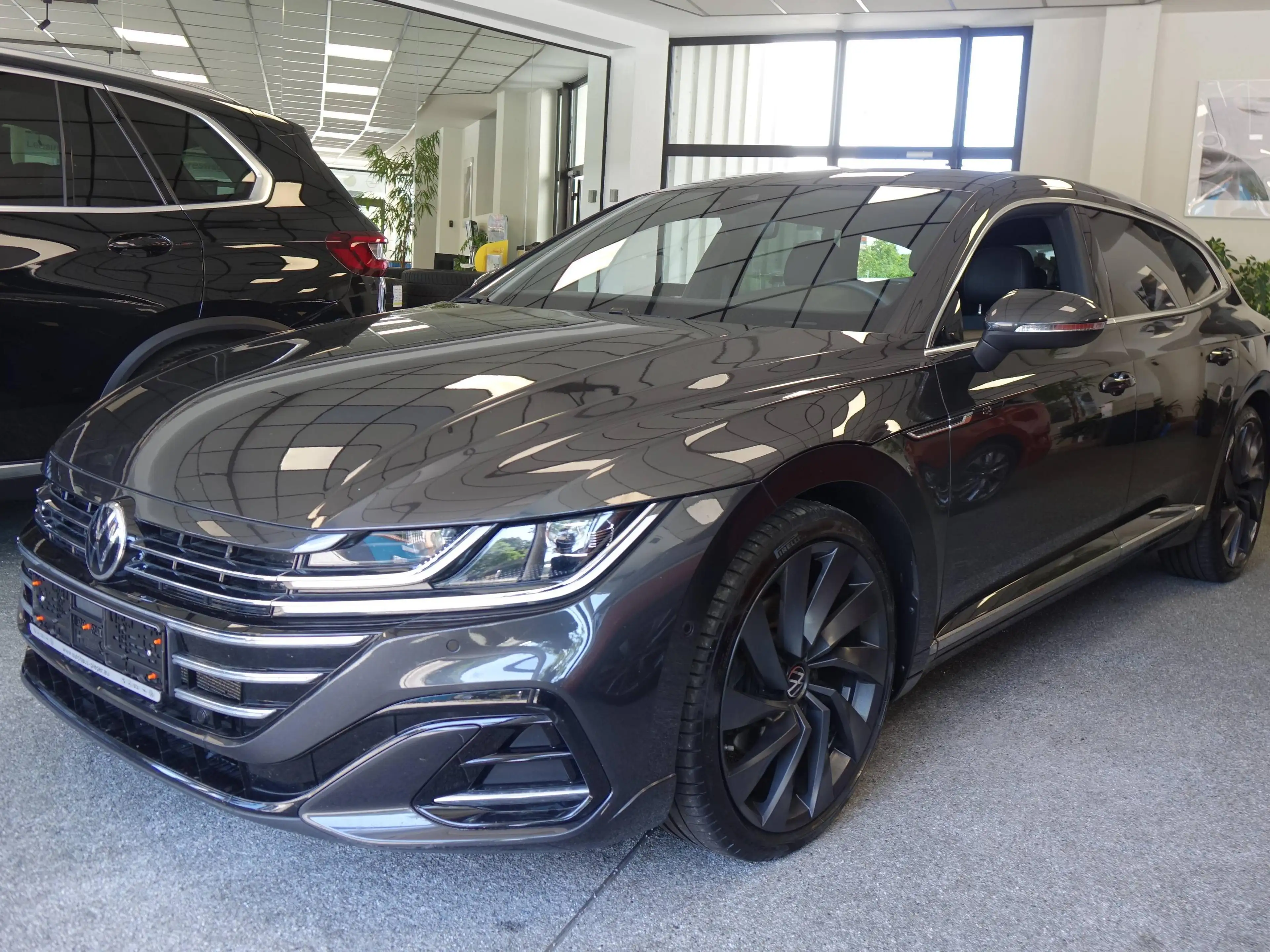 Volkswagen Arteon R-Line 4Motion Shooting Brake+STHZ+H/K+Travel Assist+Carbon+ — photo 2