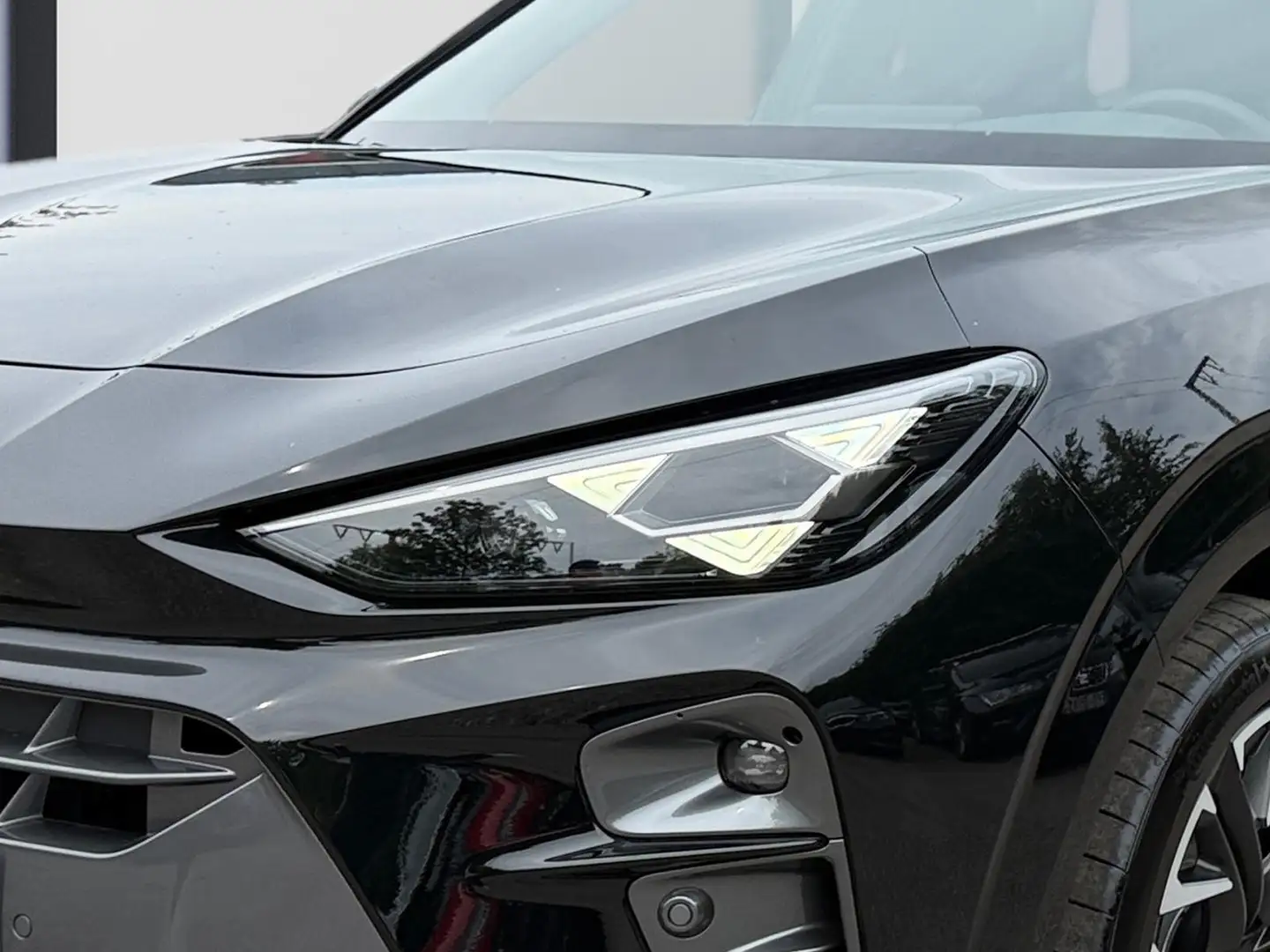 CUPRA Terramar VZ 2.0 TSI DSG 4Drive Pano Sennheiser Schwarz - 2