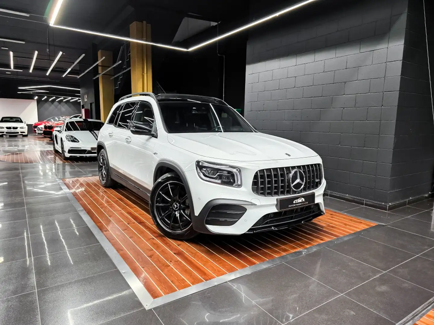 Mercedes-Benz GLB 200 35 AMG 4Matic+ 8G-DCT Blanc - 1