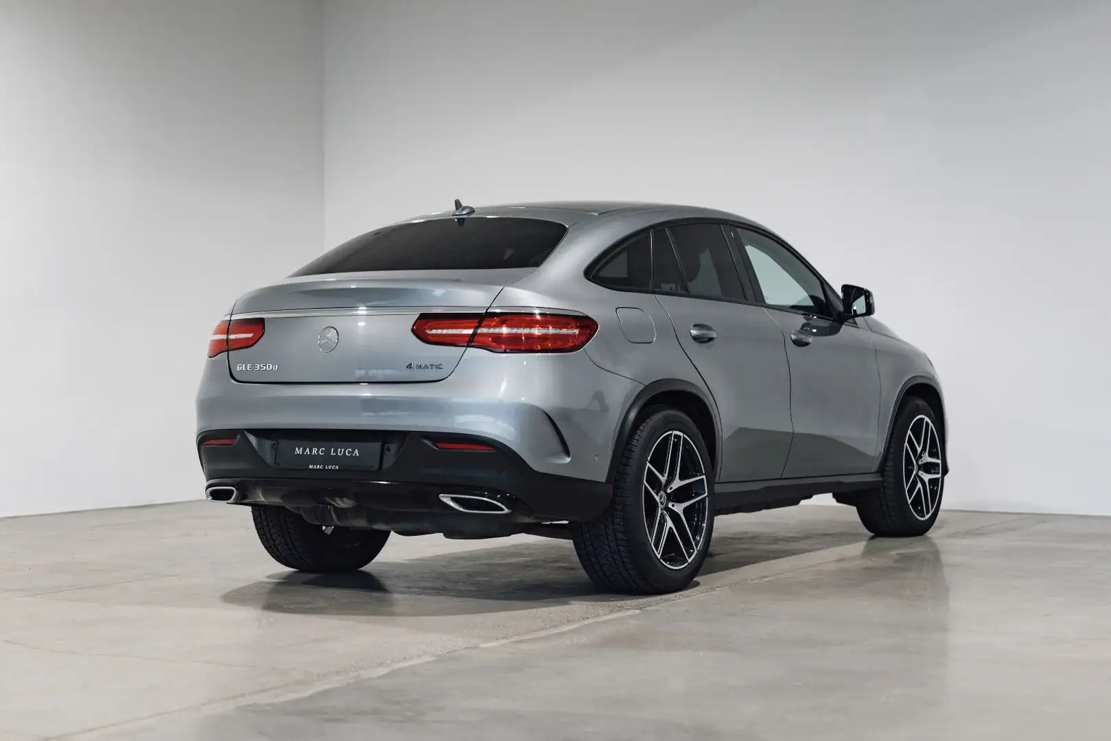 Mercedes-Benz GLE 350 d Coupe 4Matic AMG Paket  Night Paket Plateado - 2