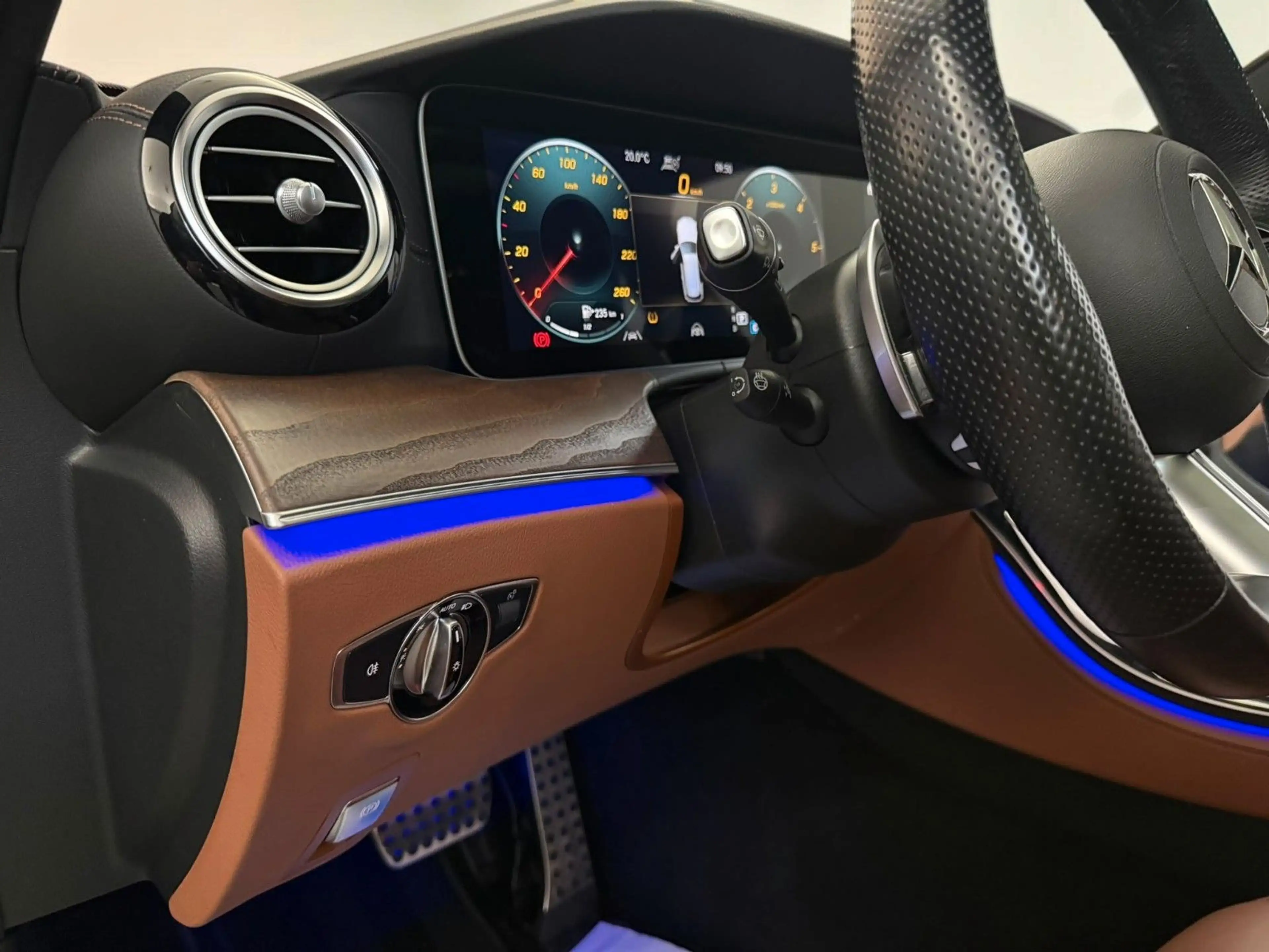 Mercedes-Benz E 400 d T 4M AMG Line PANO*ACC*BURM*HEAD*STHZ*360 — photo 13