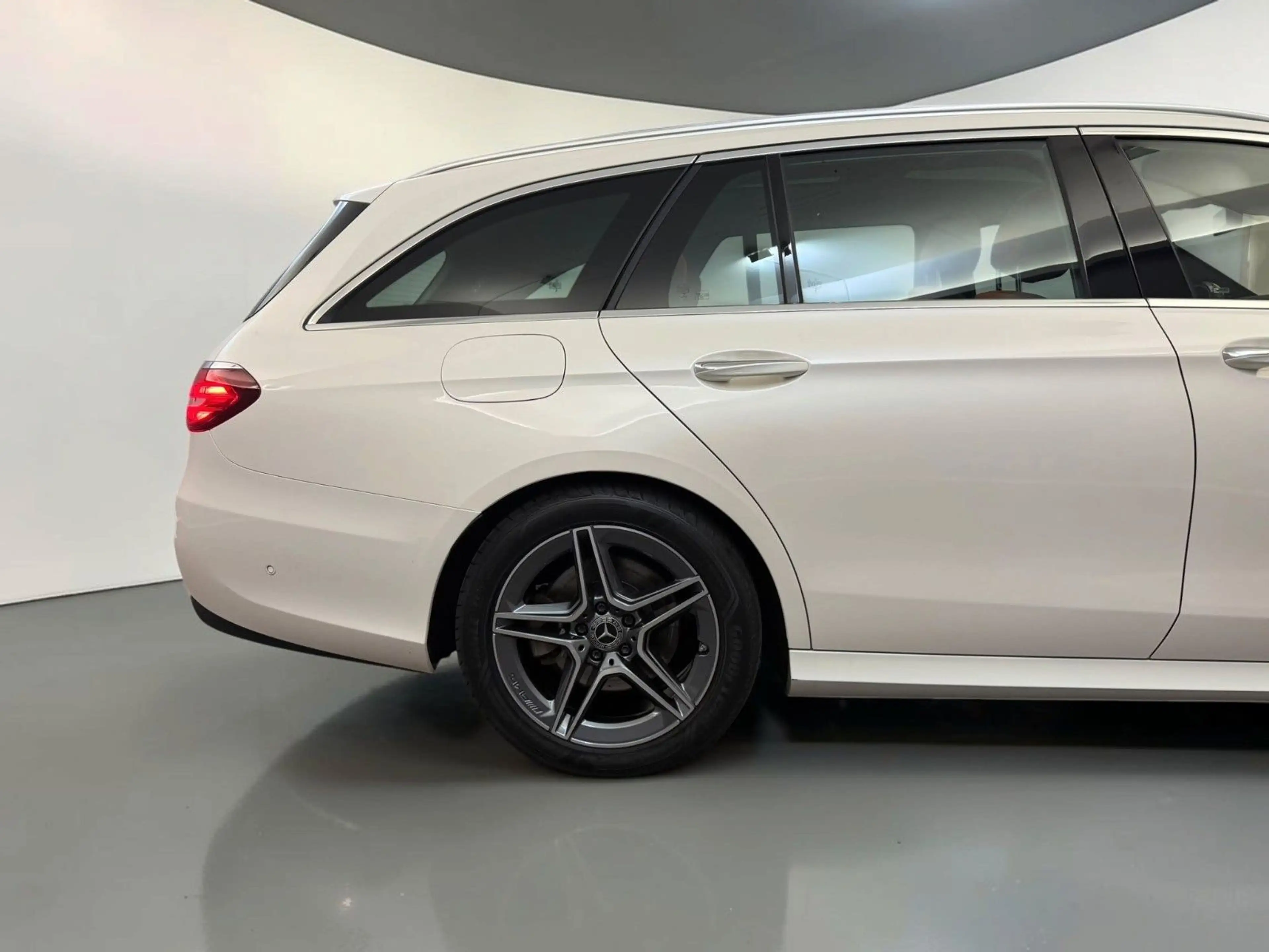 Mercedes-Benz E 400 d T 4M AMG Line PANO*ACC*BURM*HEAD*STHZ*360 — photo 8