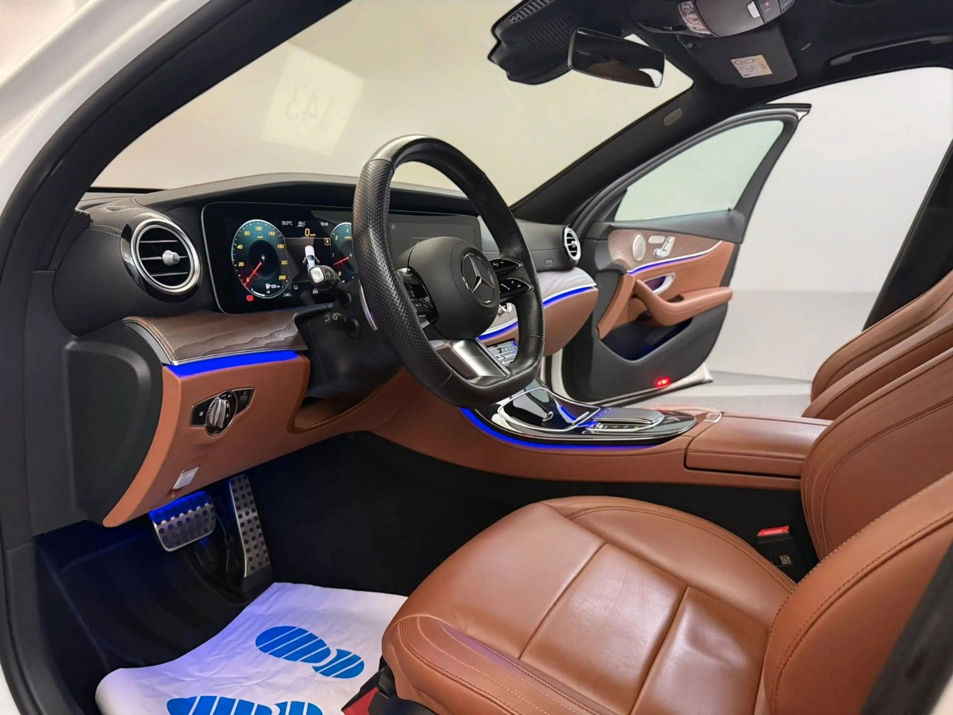 Mercedes-Benz E 400 d T 4M AMG Line PANO*ACC*BURM*HEAD*STHZ*360 — photo 9
